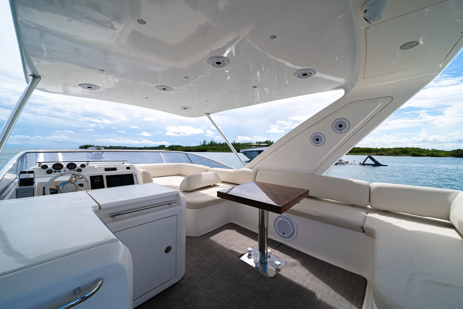 60' Azimut — image 23